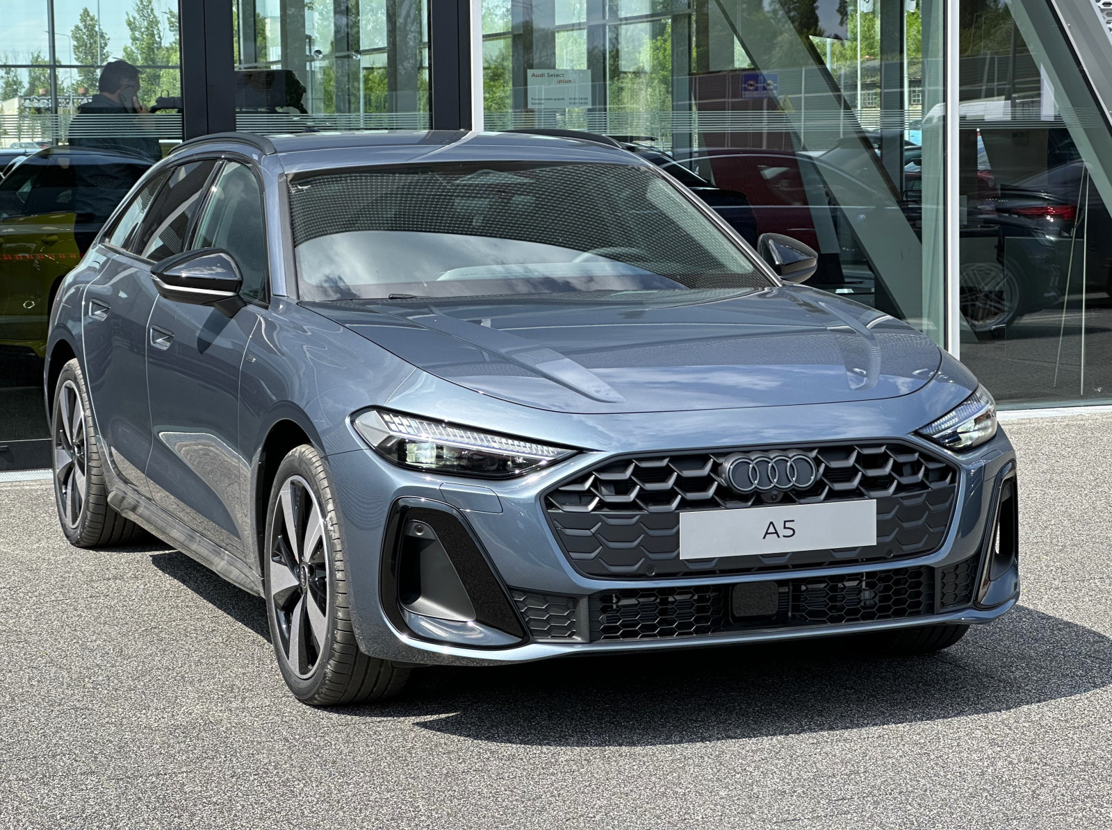 Avant E-Hybrid Quattro S-tronic * Pakiet Technology *