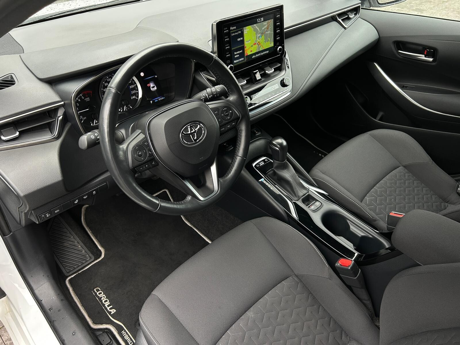 Hybrid Style, ACC, Kamera, GPS, Podgrzewane fotele i kierownica