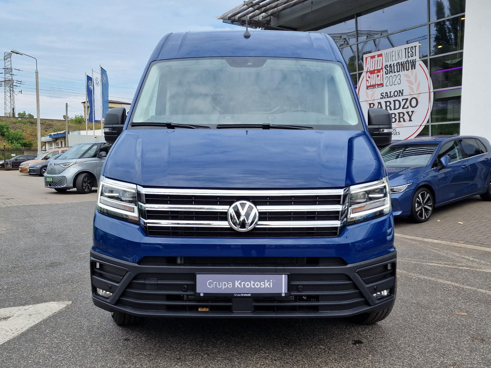 Furgon z wysokim dachem 2.0 l 177 KM automatyczna 8-biegowa ZABUDOWA
