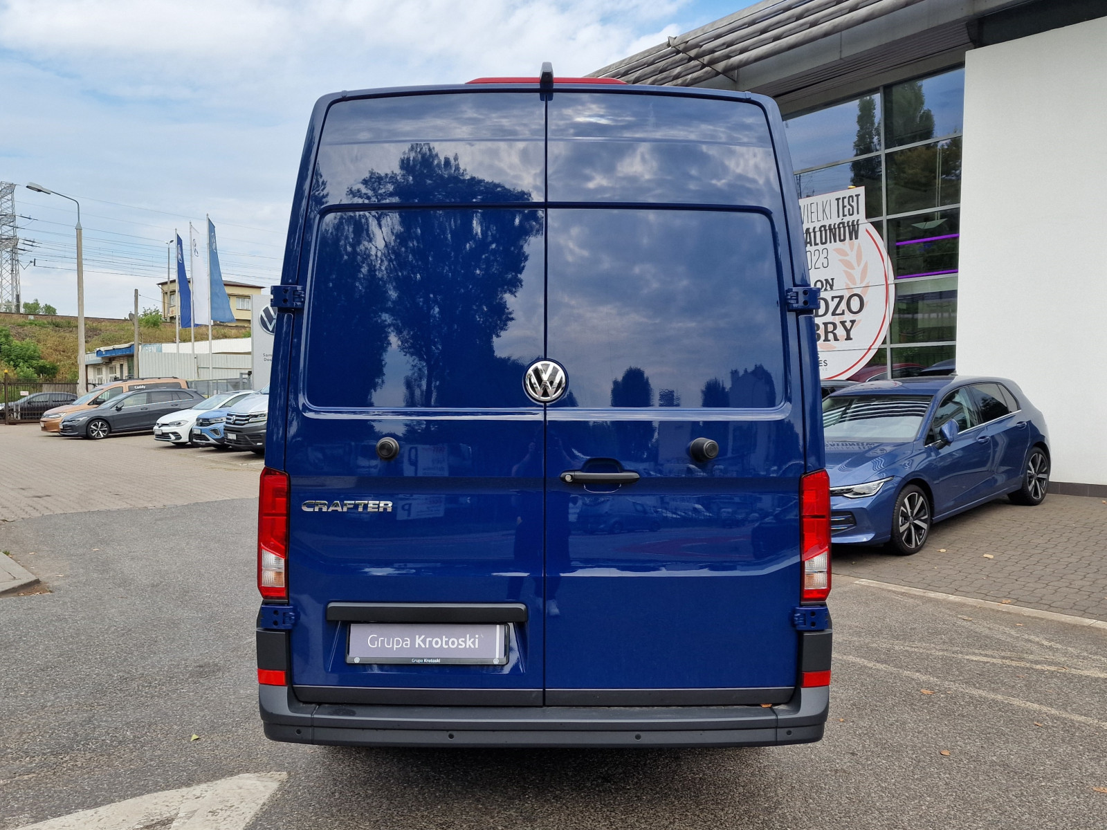 Furgon z wysokim dachem 2.0 l 177 KM automatyczna 8-biegowa ZABUDOWA