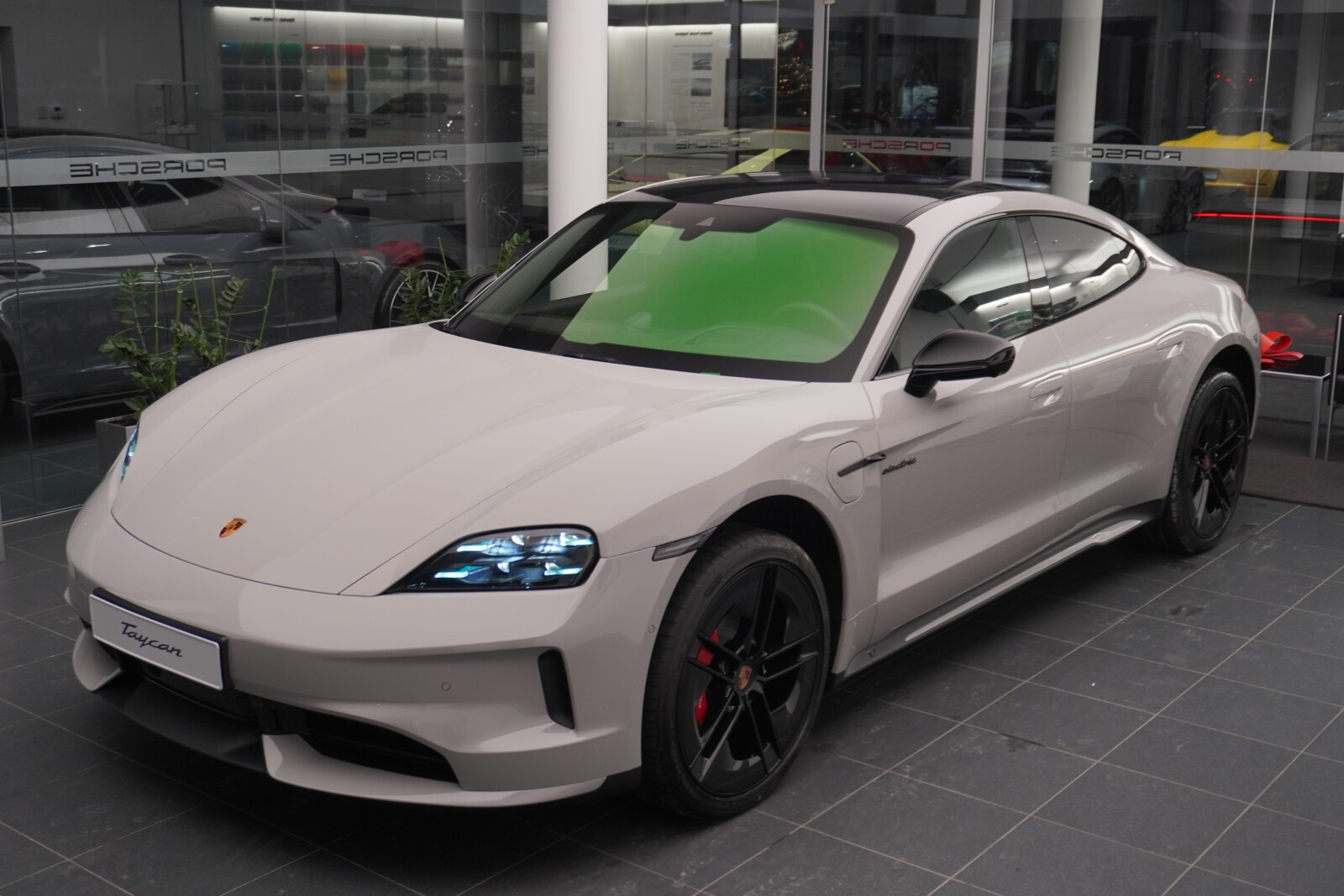 4S Black Edition Elektryczny! 105 kWh 598KM Dostępny Od Ręki!