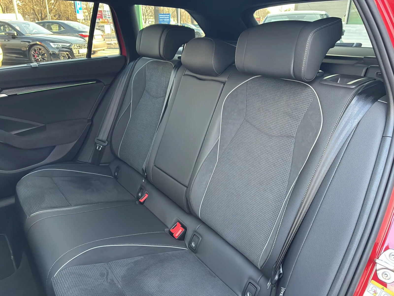 Combi Sportline 2,0 TSI 204KM /DEMO /Rabat 35 000 zł