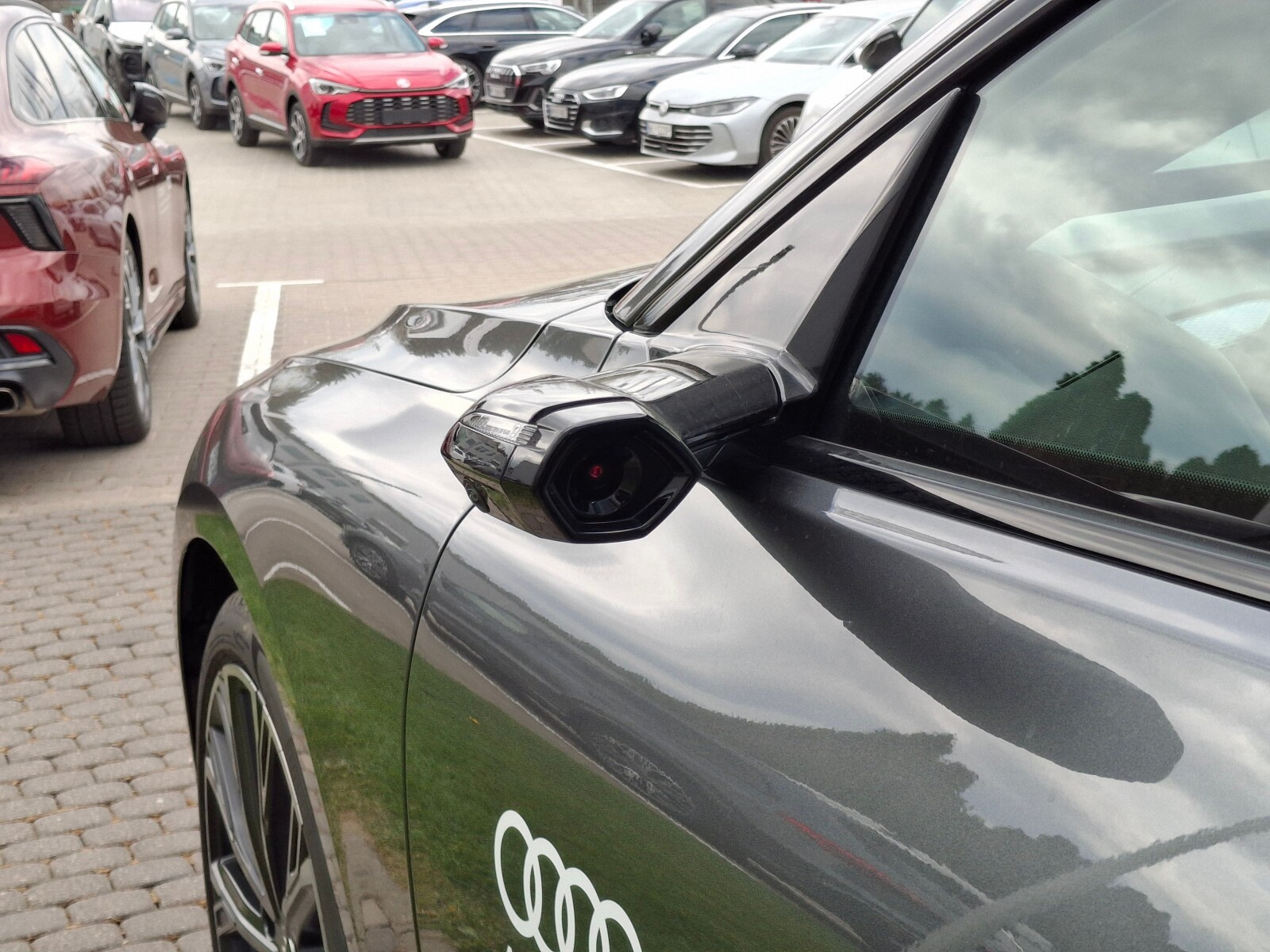 Avant E-Tron Performance * Edition One Gray *