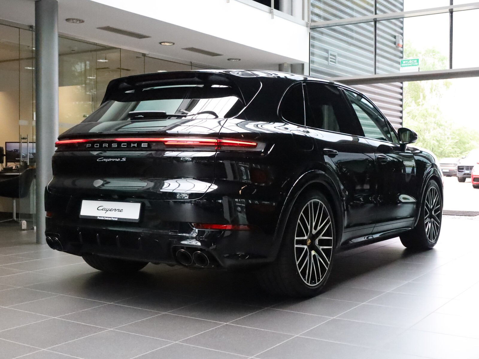 S Coupe 4.0 V8 474 KM