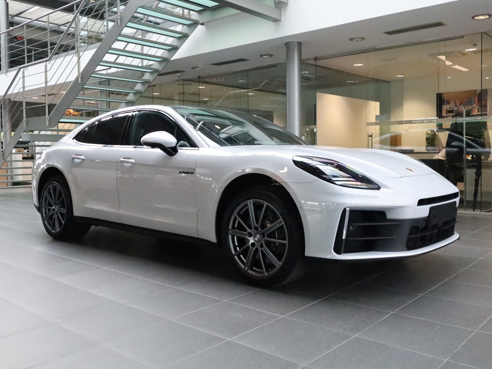 4 E-Hybrid 2.9 V6 470 KM