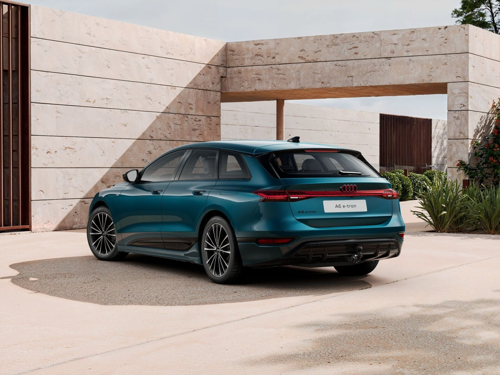 210kW * Pakiet Tech Plus *