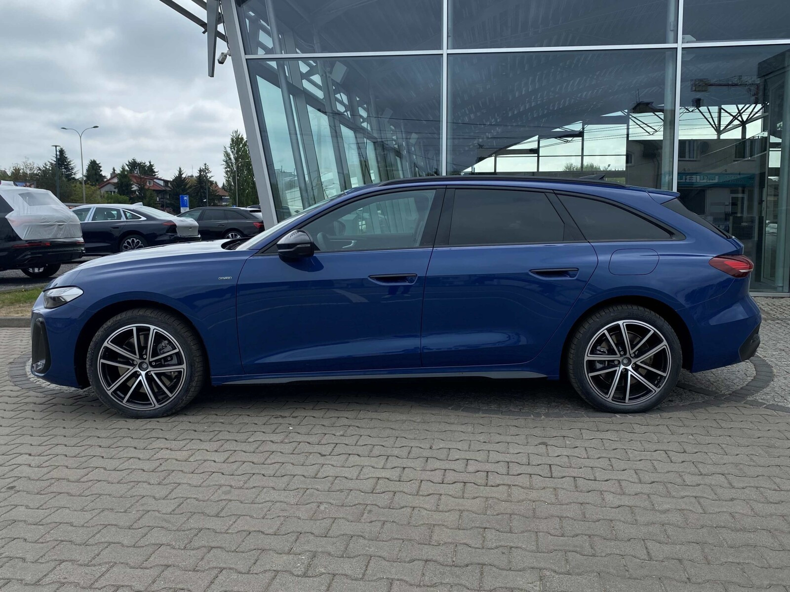e-hybrid quattro 220 kW S tronic * Pakiet Tech Plus *