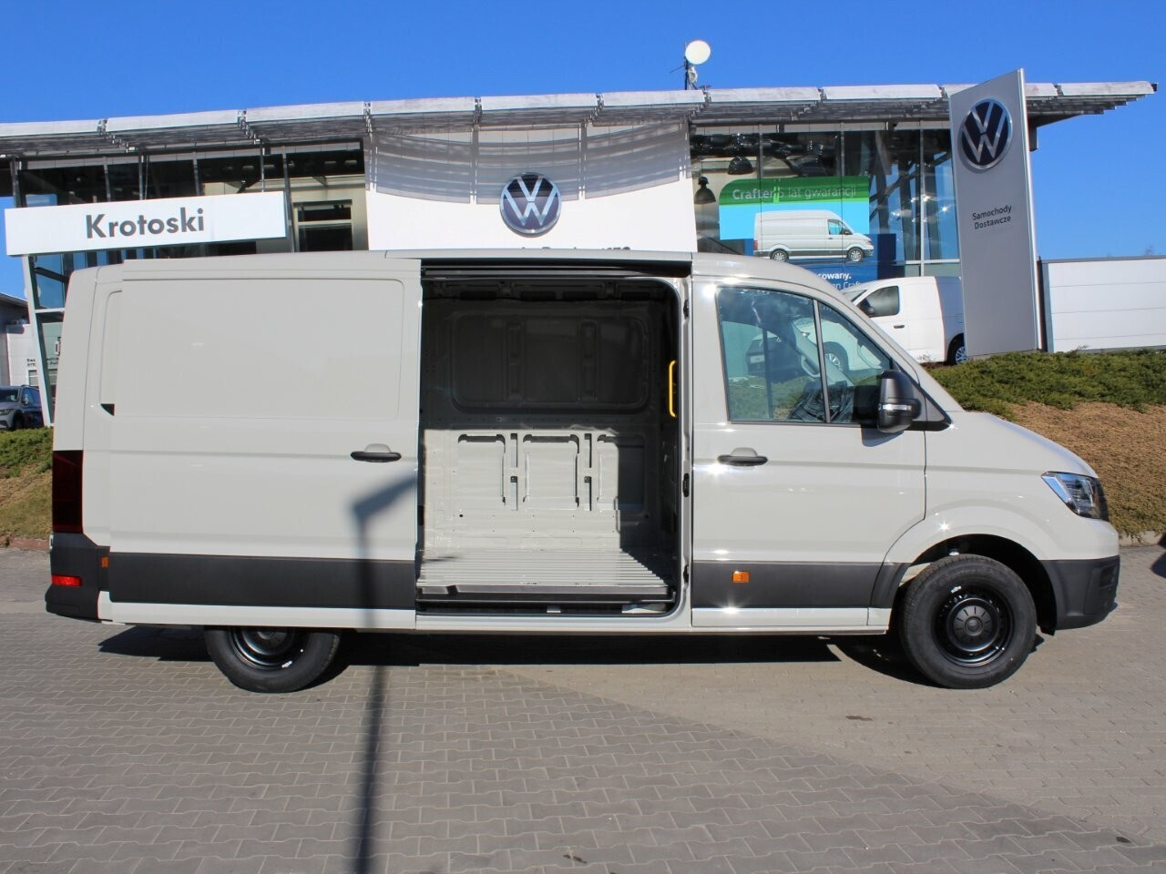 2.0 l EU6 SCR 140 KM Przedni napęd manualna 6-biegowa Dostępny od Ręki