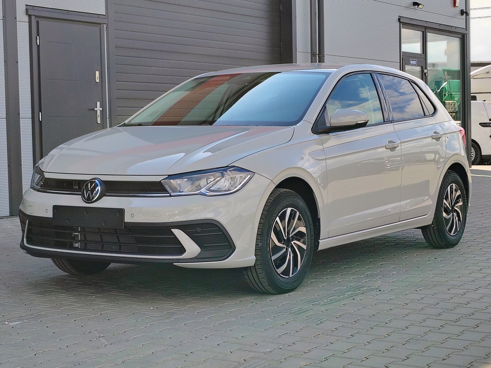 Life Plus 1.0 TSI 95 KM