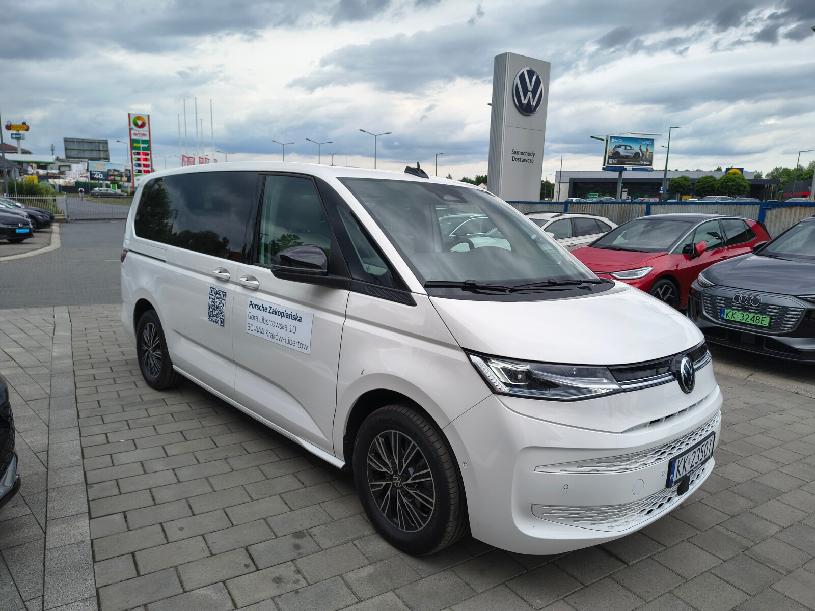 VOLKSWAGEN Multivan Life L2