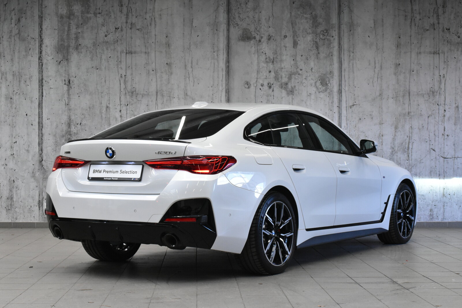 M Pro | xDrive | Harman Kardon