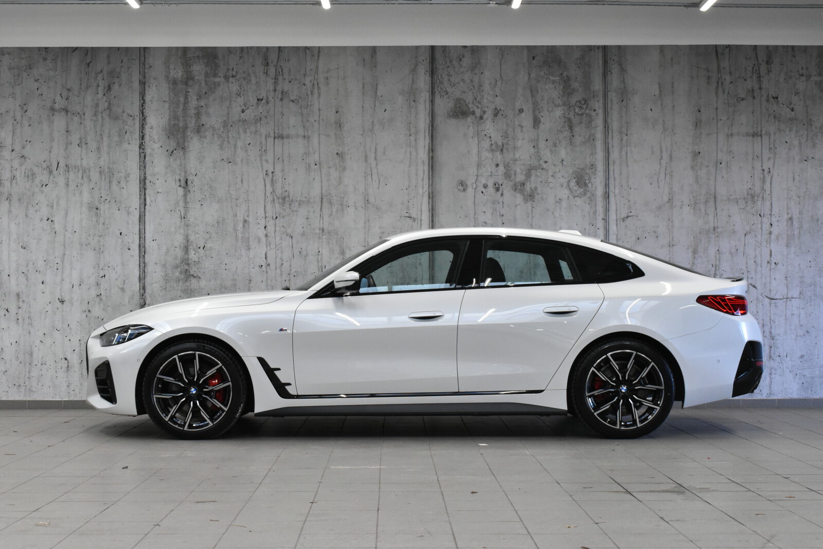 M Pro | xDrive | Harman Kardon