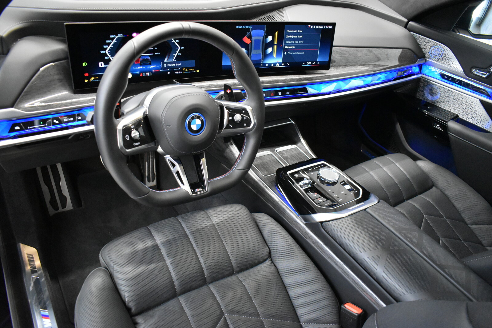 M Sport | Executive Lounge | Bowers & Wilkins Diamond | Sky Lounge