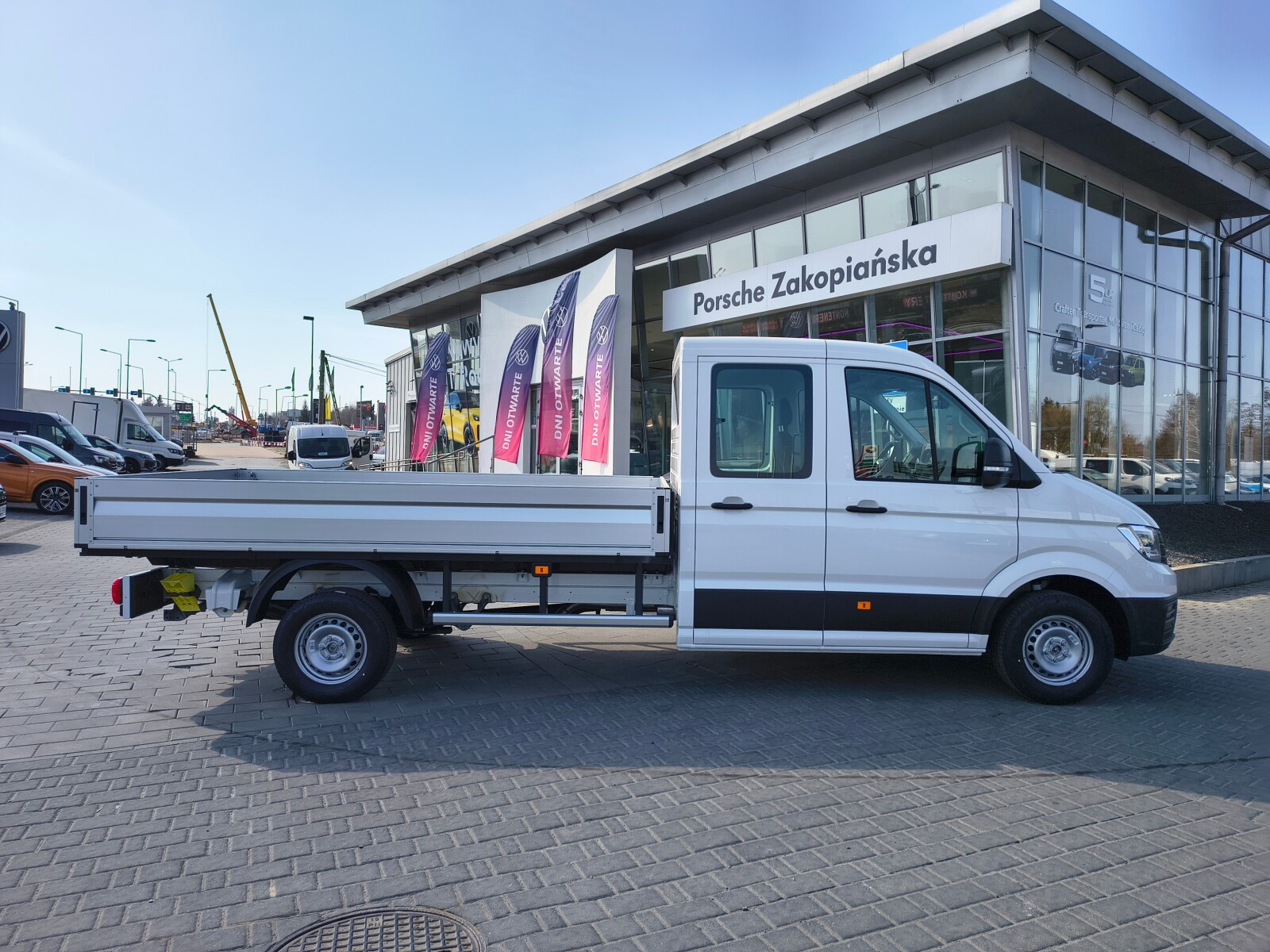 Crafter&nbsp; Doka silnik: 2.0L 177KM&nbsp; skrzynia: automatyczna 7- osobowy