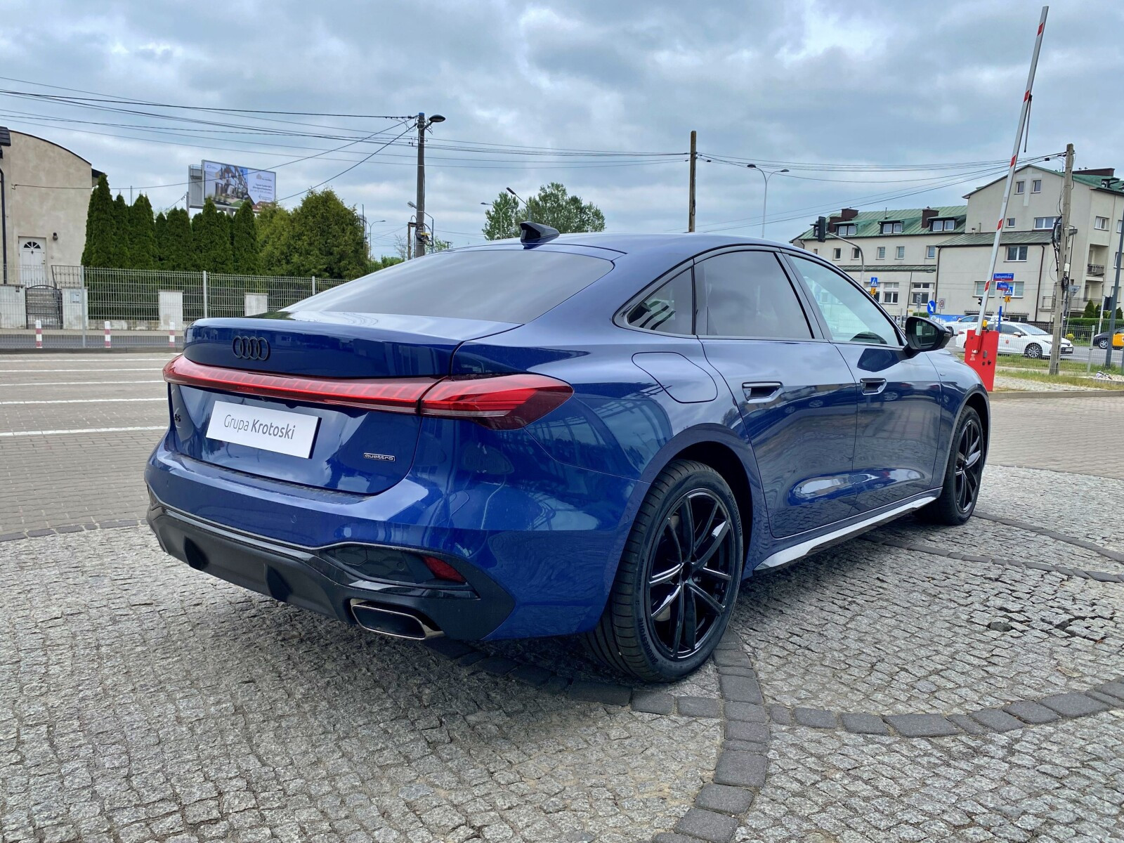 e-hybrid quattro 220 kW S tronic * Pakiet Tech Plus *