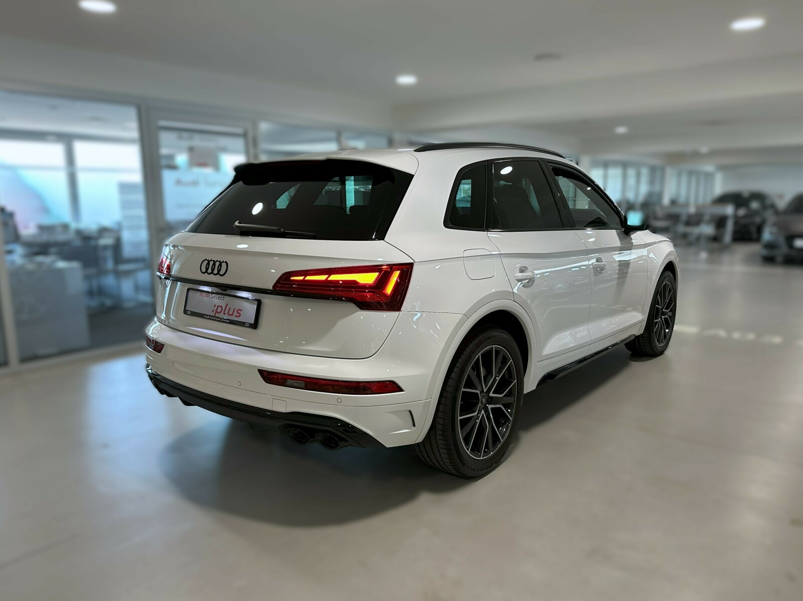 LED Hak Tempomat Fotele sportowe Isofix Kamera cofania