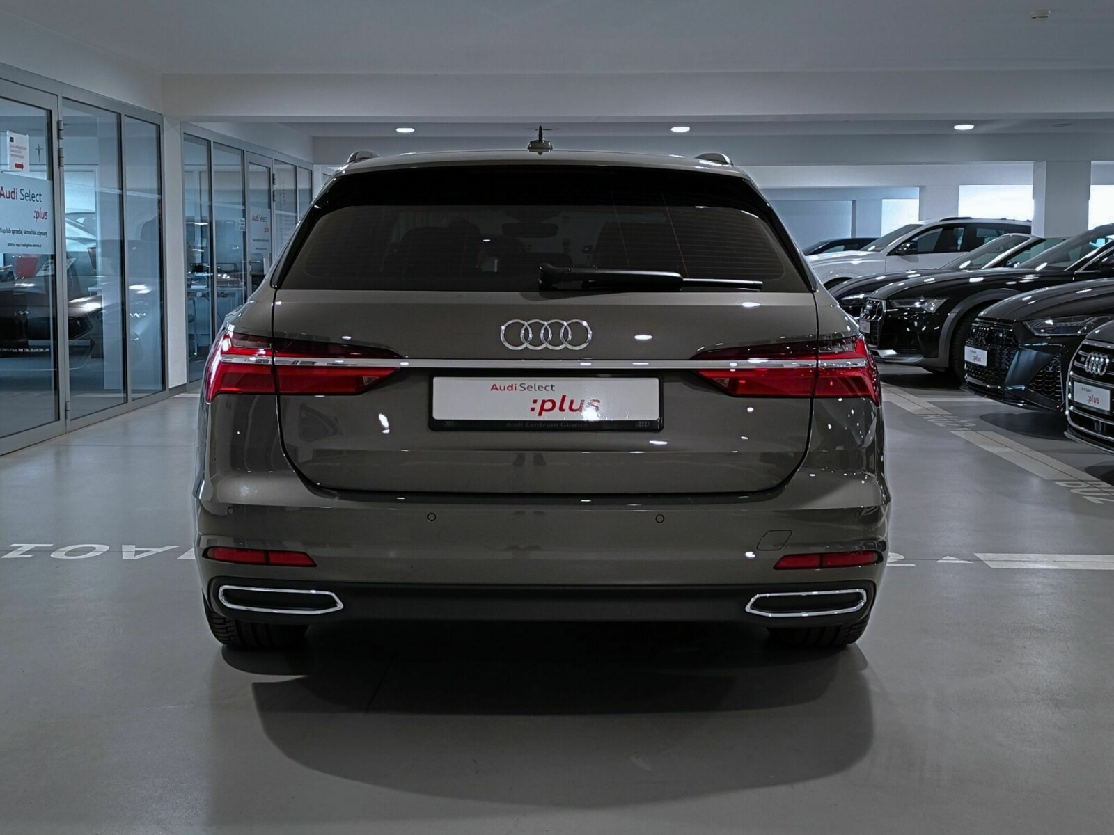 ReflektoryLED Akt Tempomat Rozpoznawanie znaków Lane Assist CarPlay