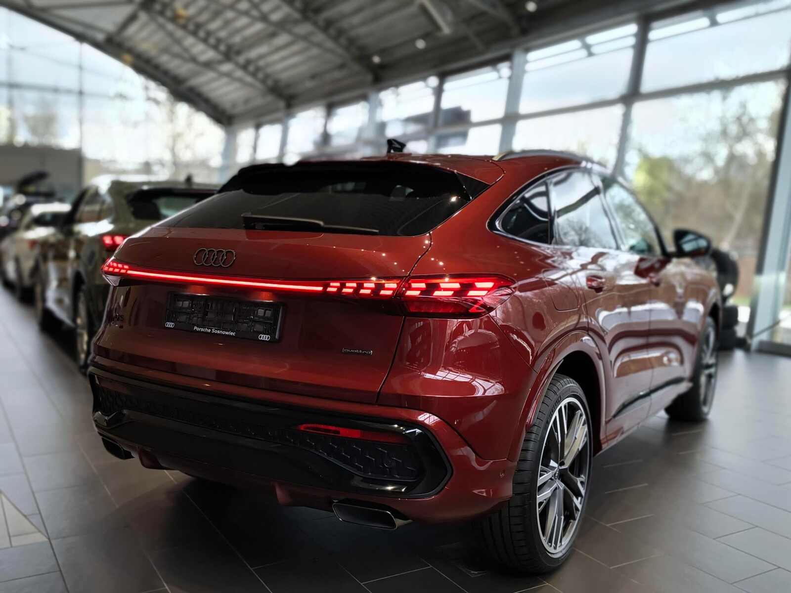 Q5 TFSI mHEV 150 kW Quattro: Hak; Tech plus; VAT 23%