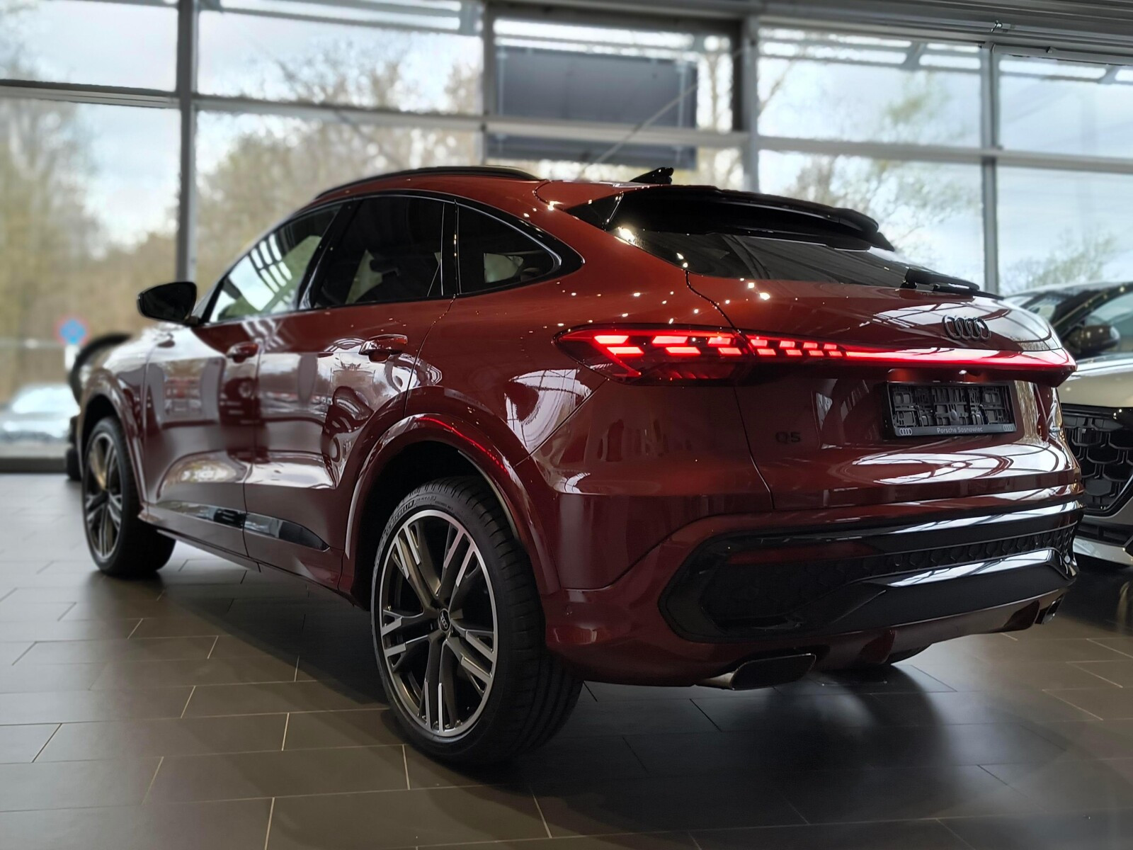 Q5 TFSI mHEV 150 kW Quattro: Hak; Tech plus; VAT 23%