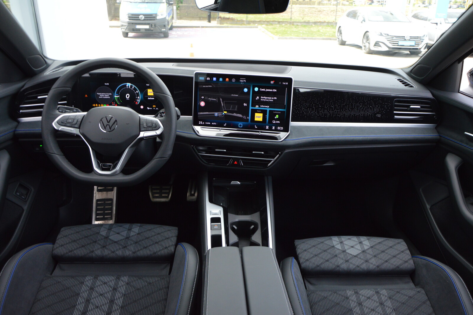 Hak, Panorama, R-Line Black Style, Zawiesz. DCC Pro, Car2X, Area View