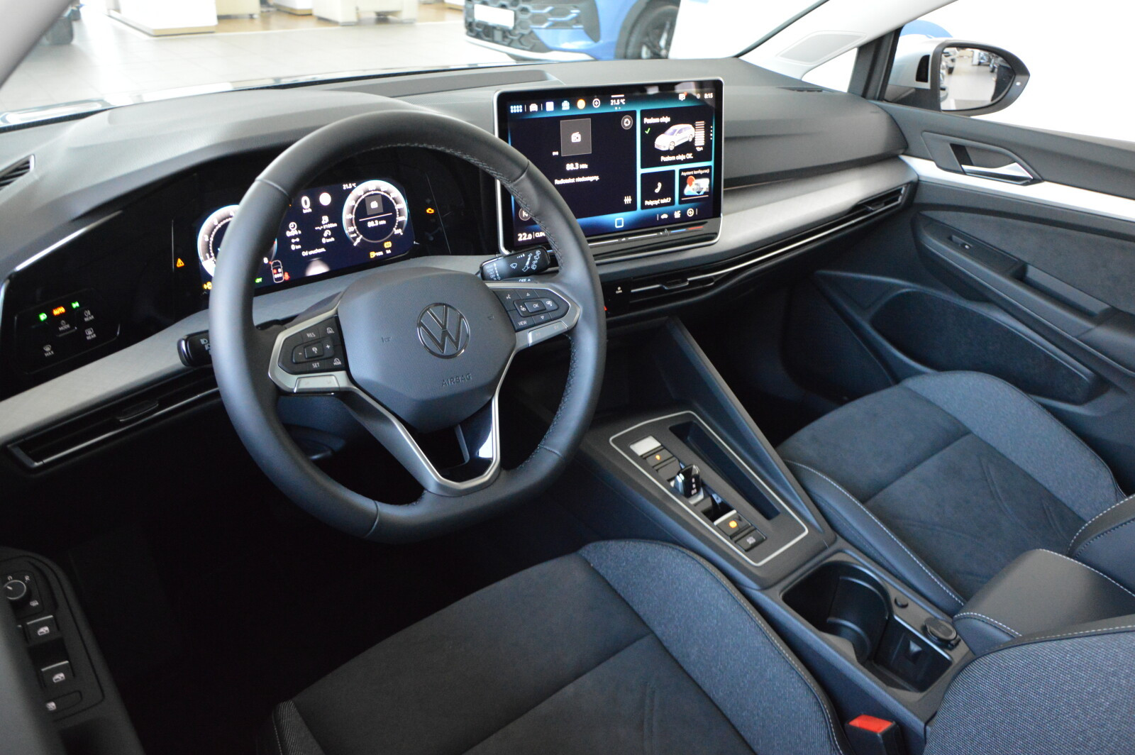 Digital Cockpit Pro, Ambient, Park Assist Pro, Lights&Vision, Car2X,