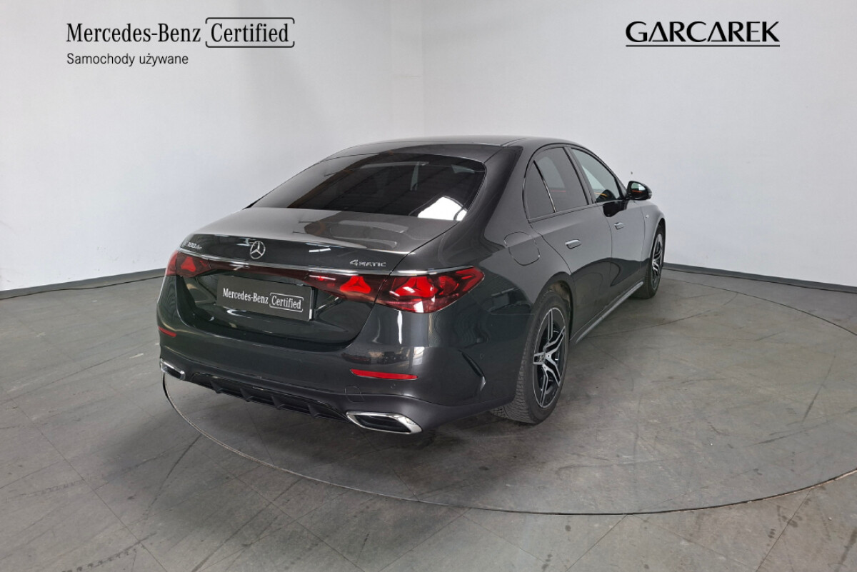 Mercedes E300de 4MATIC/AMG line/bezwypadkowy/polski salon/FV23%
