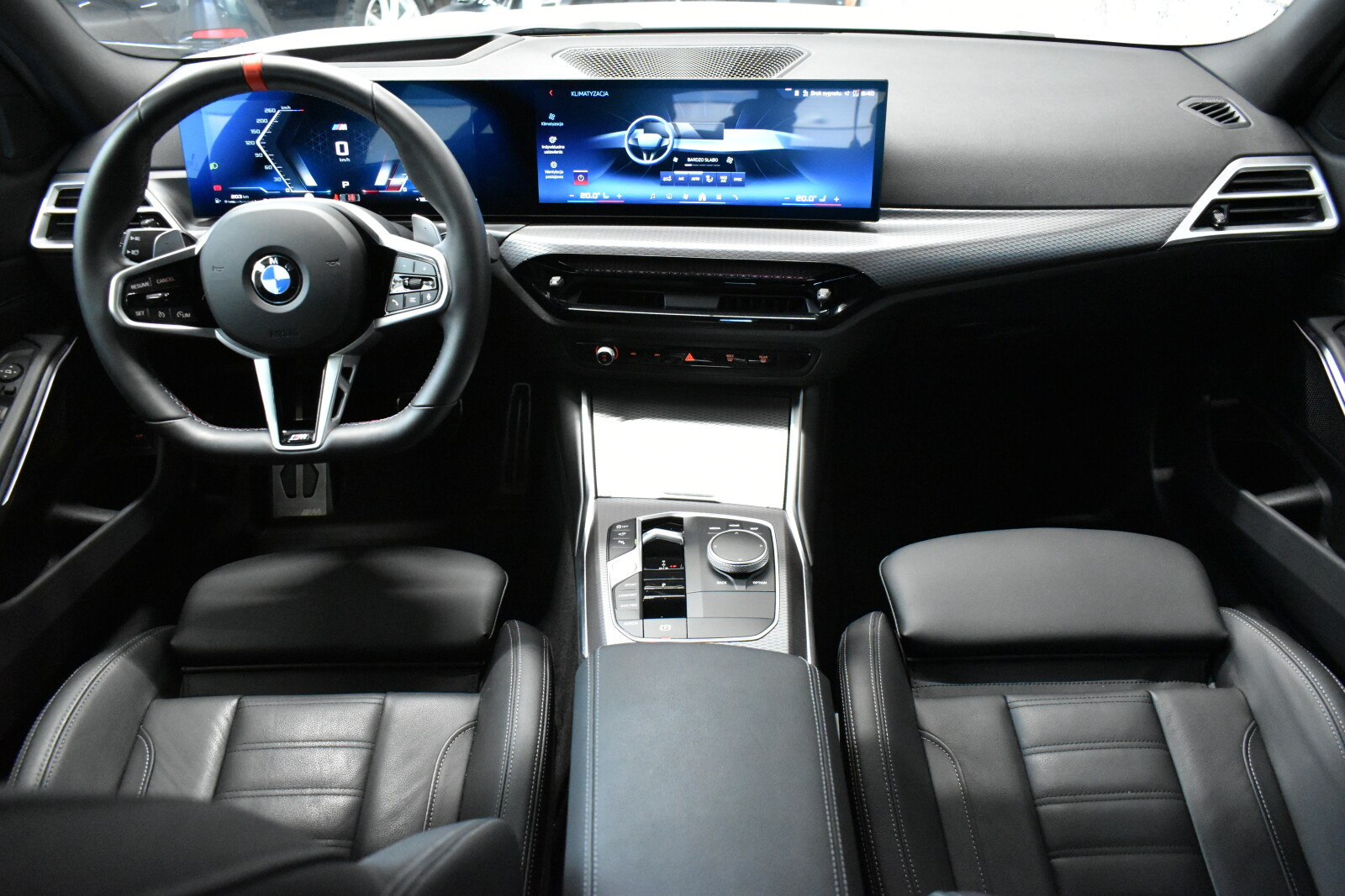 M PRO|Fotele sport+pam|Temp.+ham|AdaptLED|Wspom park+|ShadowLine|HiFi