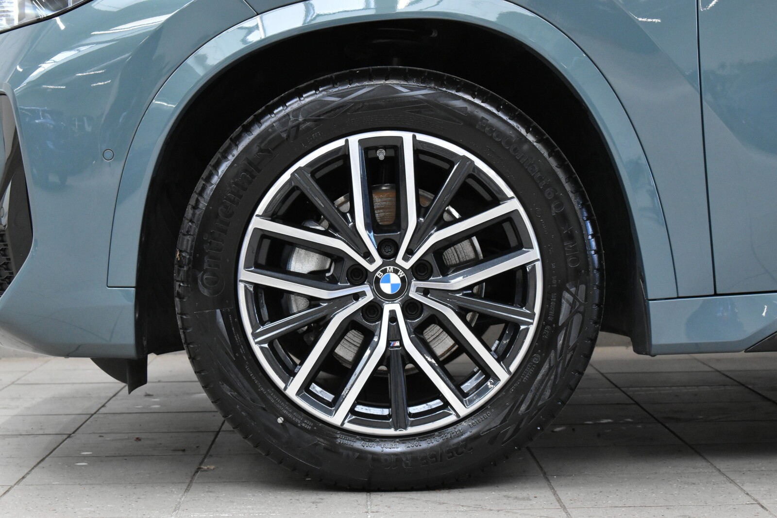 Pakiet M|Dost.komf|Fotele sport+pam.|AdaptLED|Wspom.park|Harman|Hak|FV