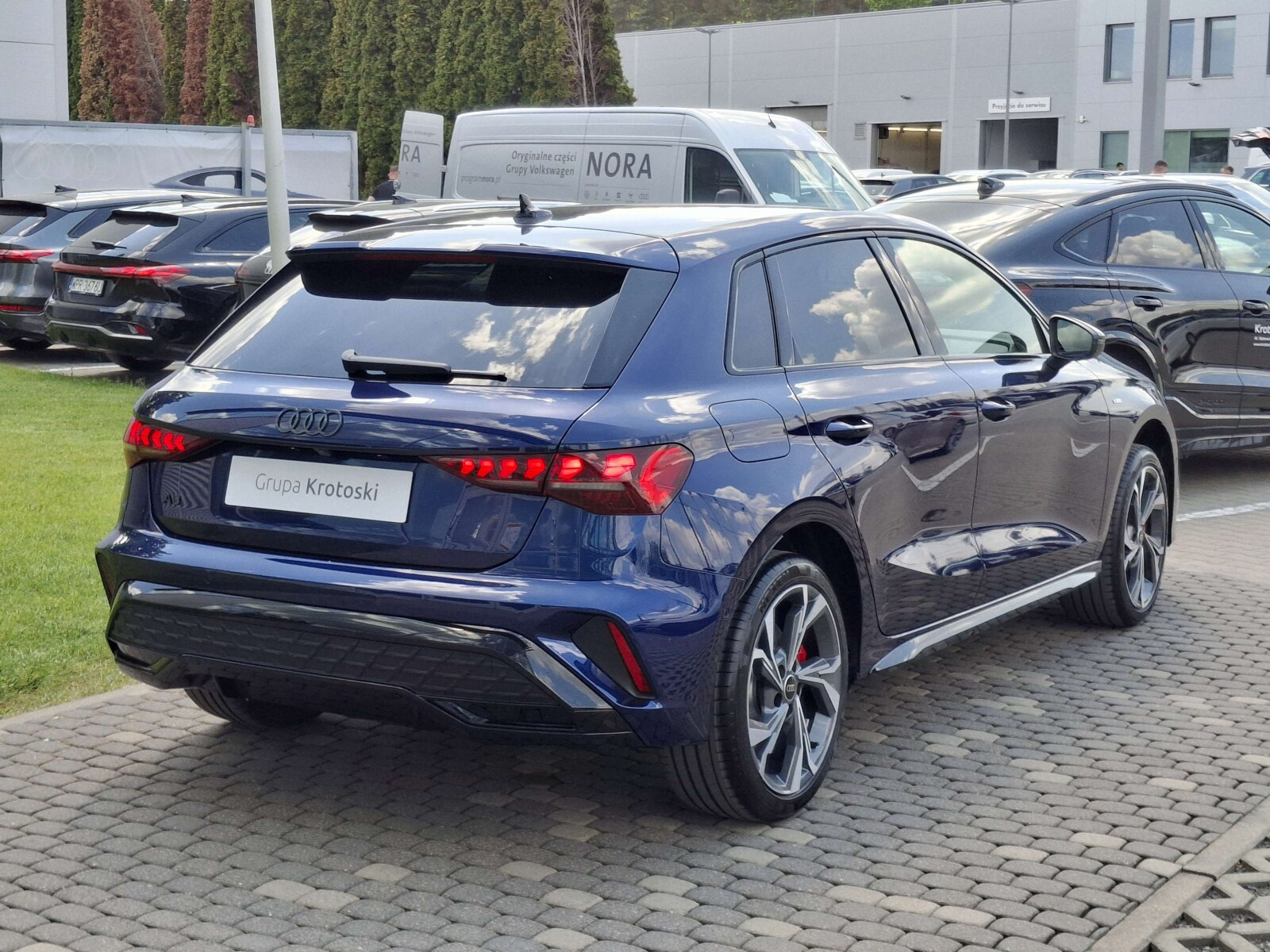 S line TFSI e 200 kW S tronic * Pakiet Technology *