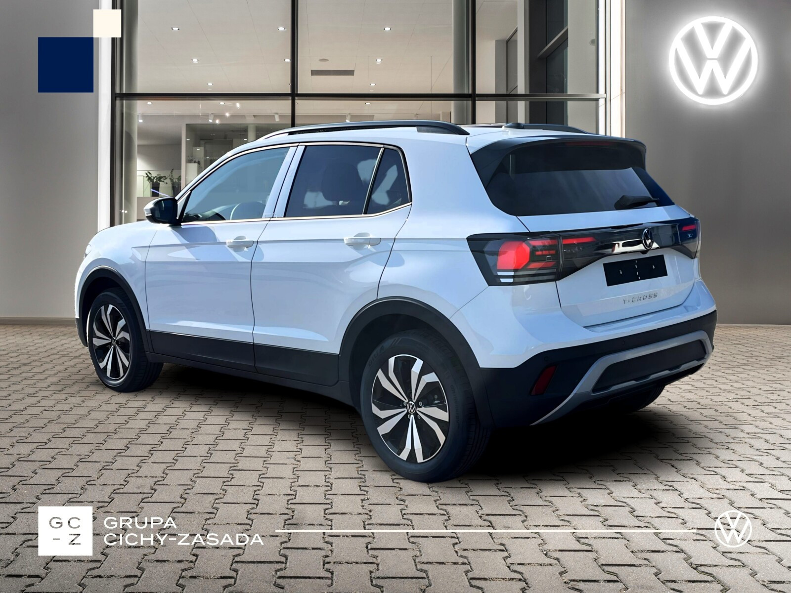 Life Plus 1.0 TSI 116 KM man 17'' Kamera Keyless Side ACC APP