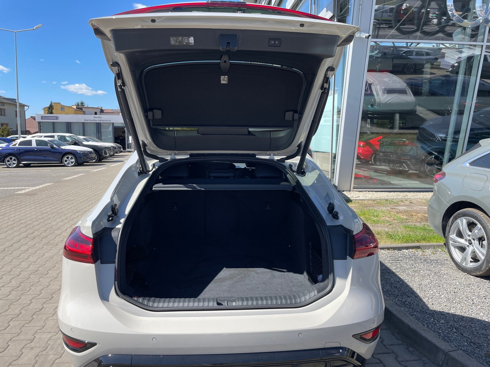 210kW * DEMO * Pakiet Tech Plus *