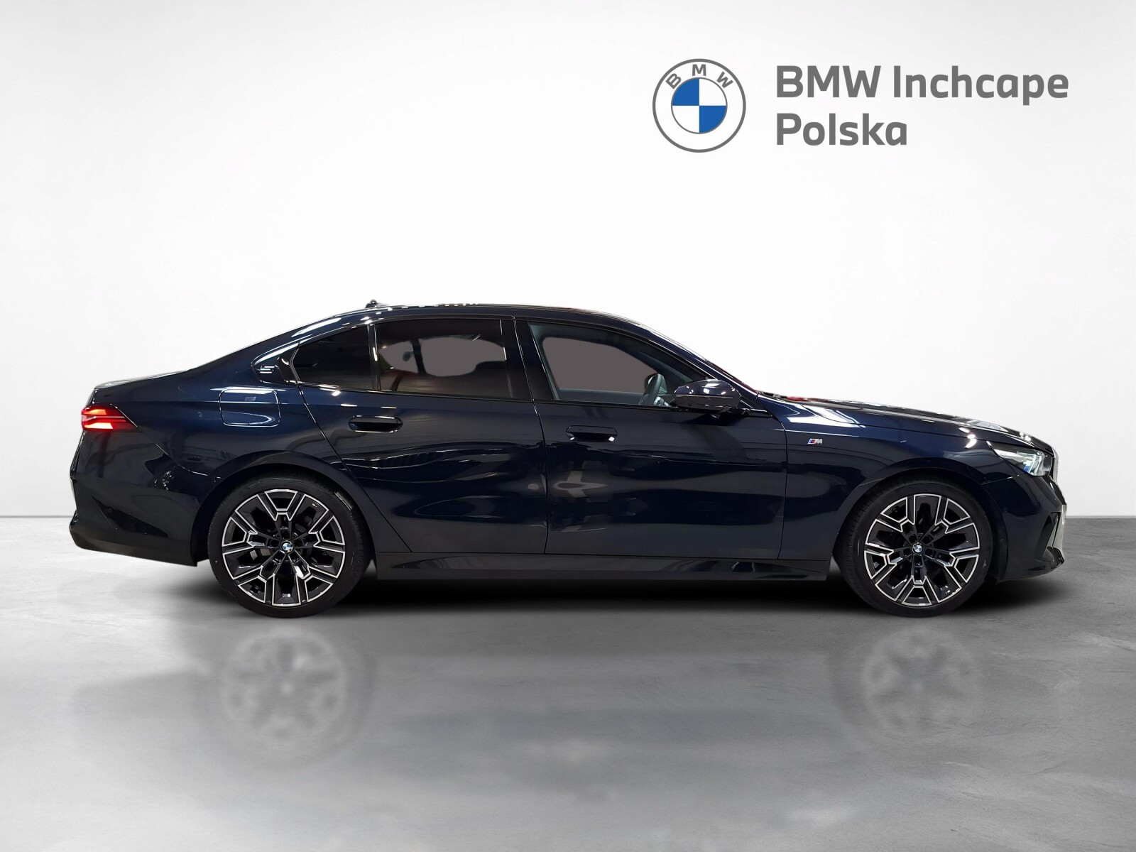 i Mpakiet sportowy&nbsp;l Fotel komfort z pamięcią l Driving Assistant Plus
