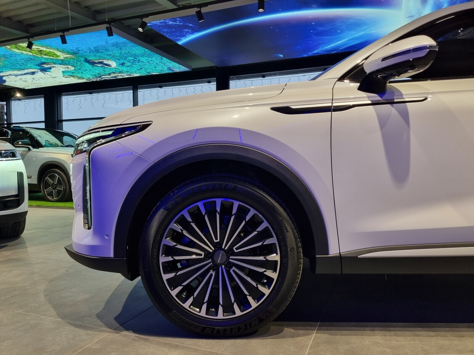 Exclusive PHEV, samochód demo