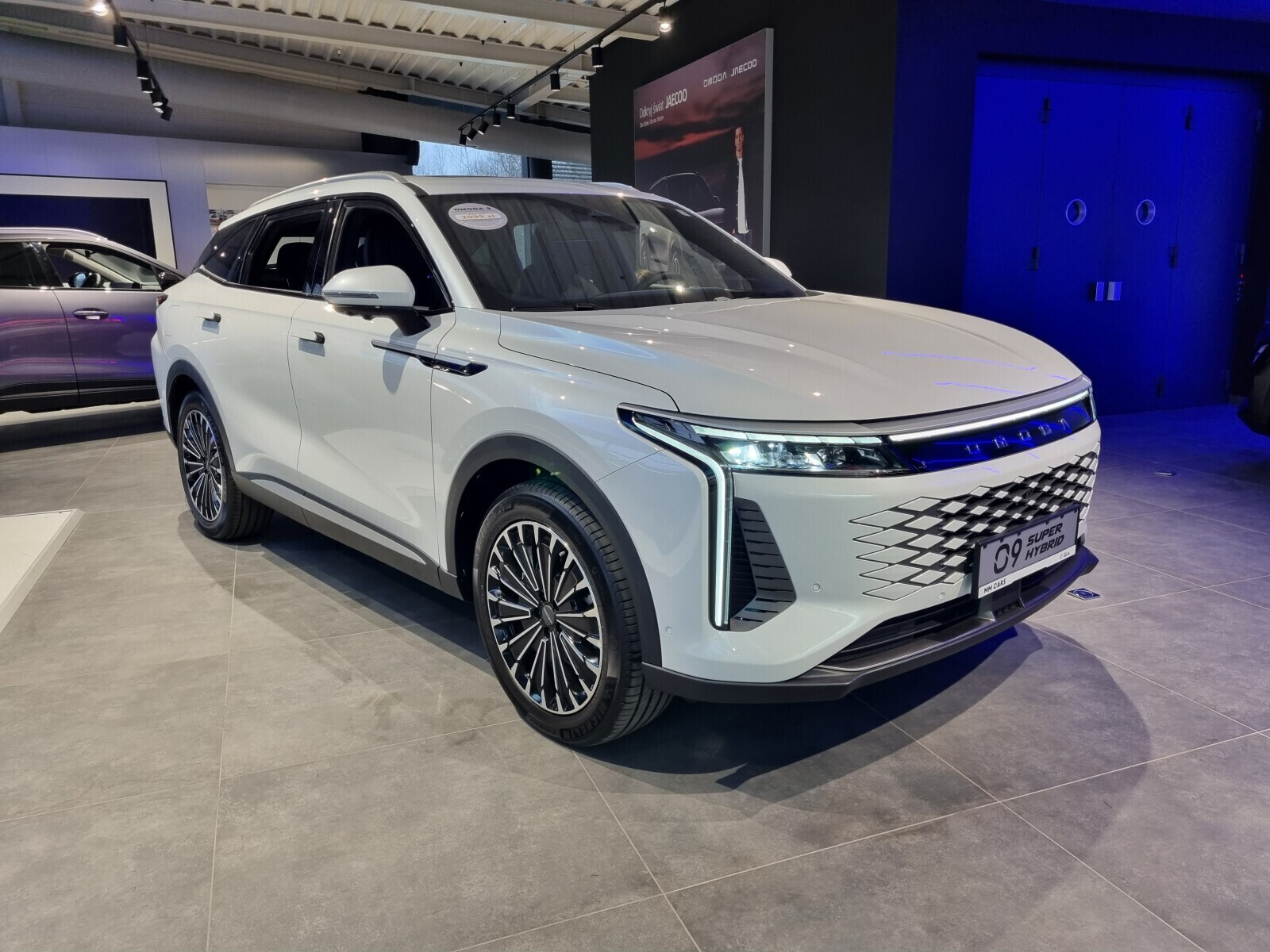 Exclusive PHEV, samochód demo