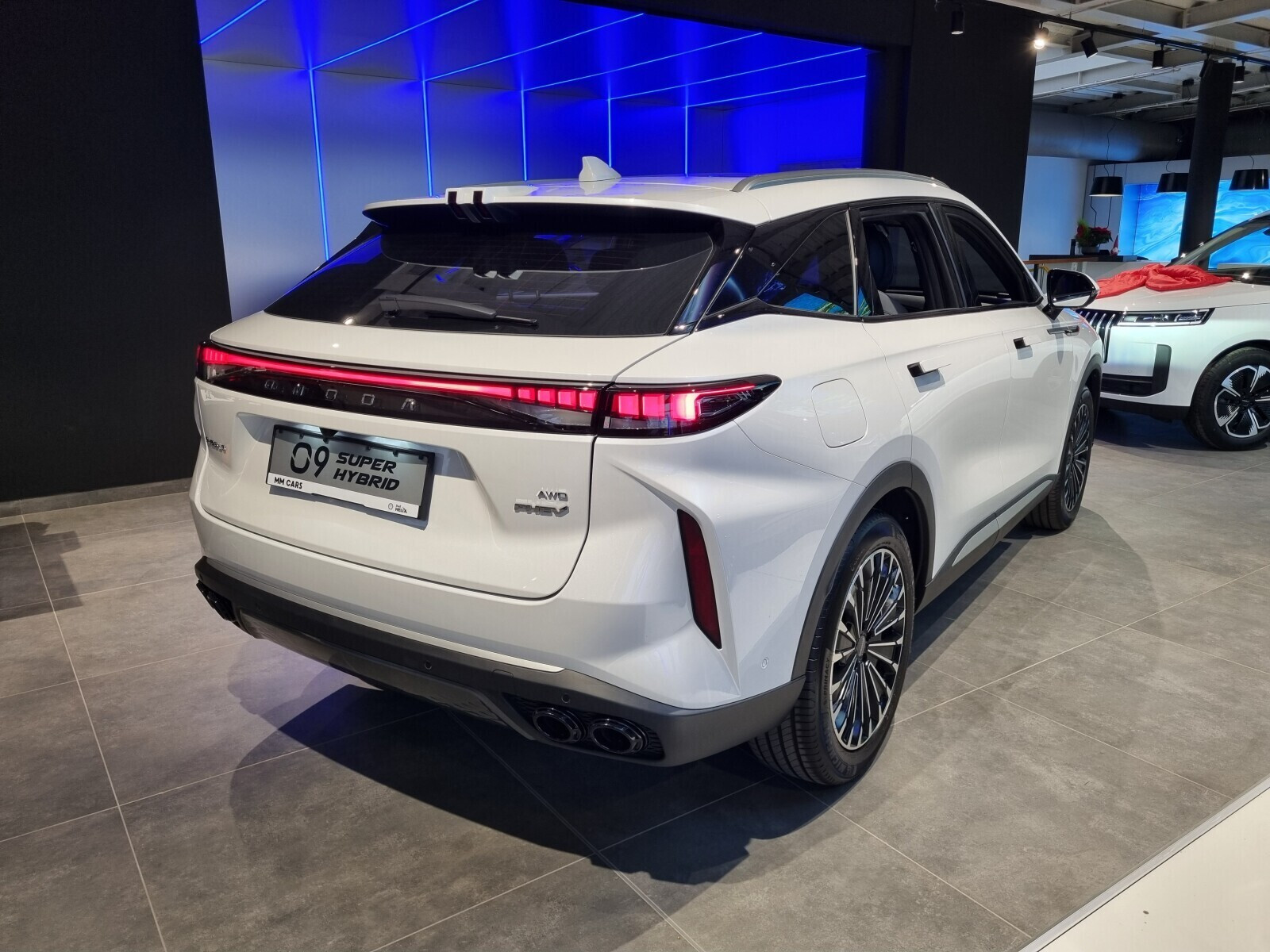Exclusive PHEV, samochód demo