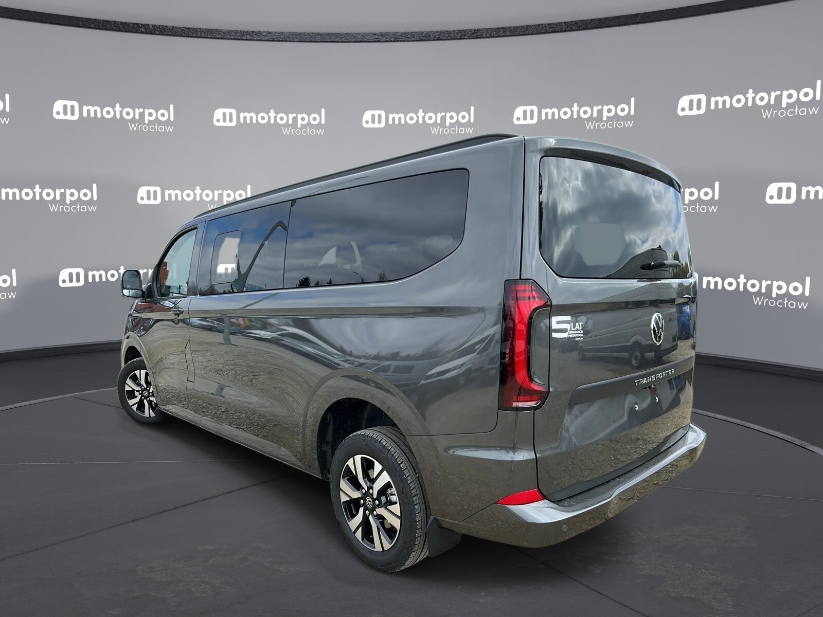 T7 Kombi/9 osob./AUTOMAT, 2.0 TDI 170 KM, L2/r.o. 3500 mm