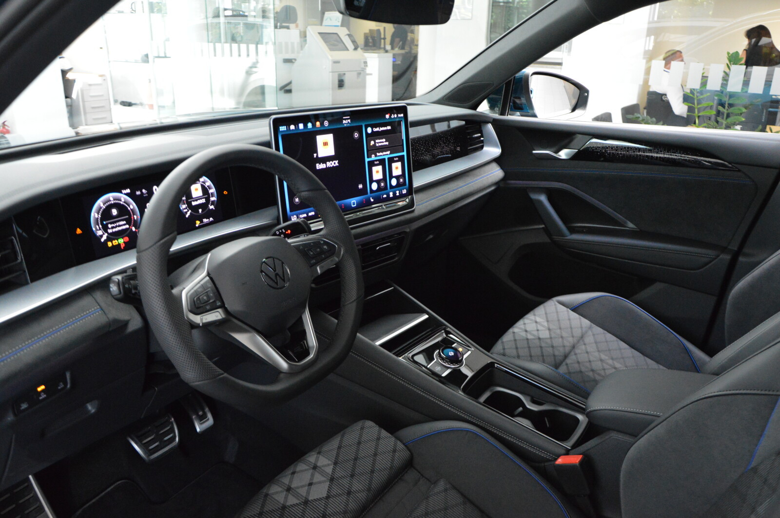 Ambient Plus,Technology Premium, Head-up Display, Car2X, LED Matrix