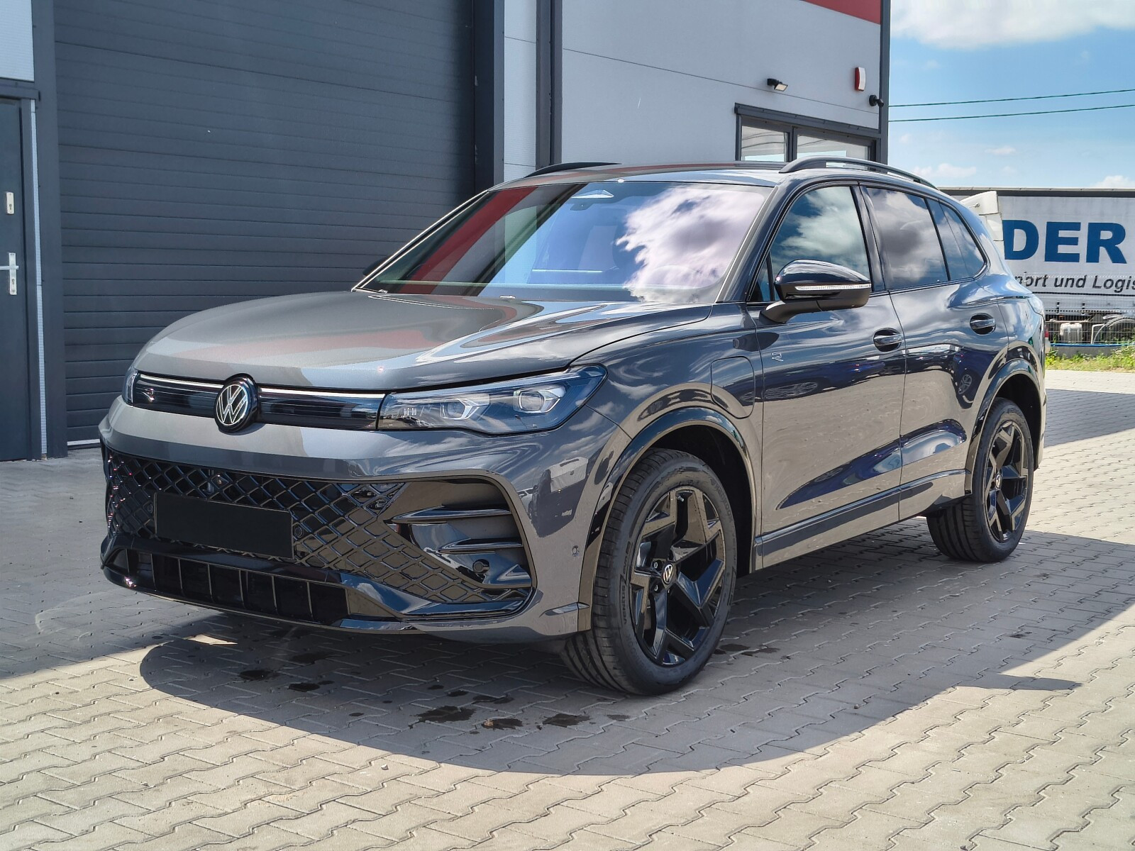 Volkswagen Tiguan R-Line Plus 1,5 eHybrid 177 KM DSG