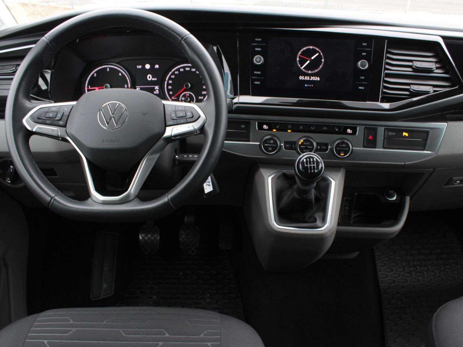 rata brutto od 3 000 zł / m-c | 6.1 Comfortline 2.0 TDI 150 KM 6-biegowa manualna Używany