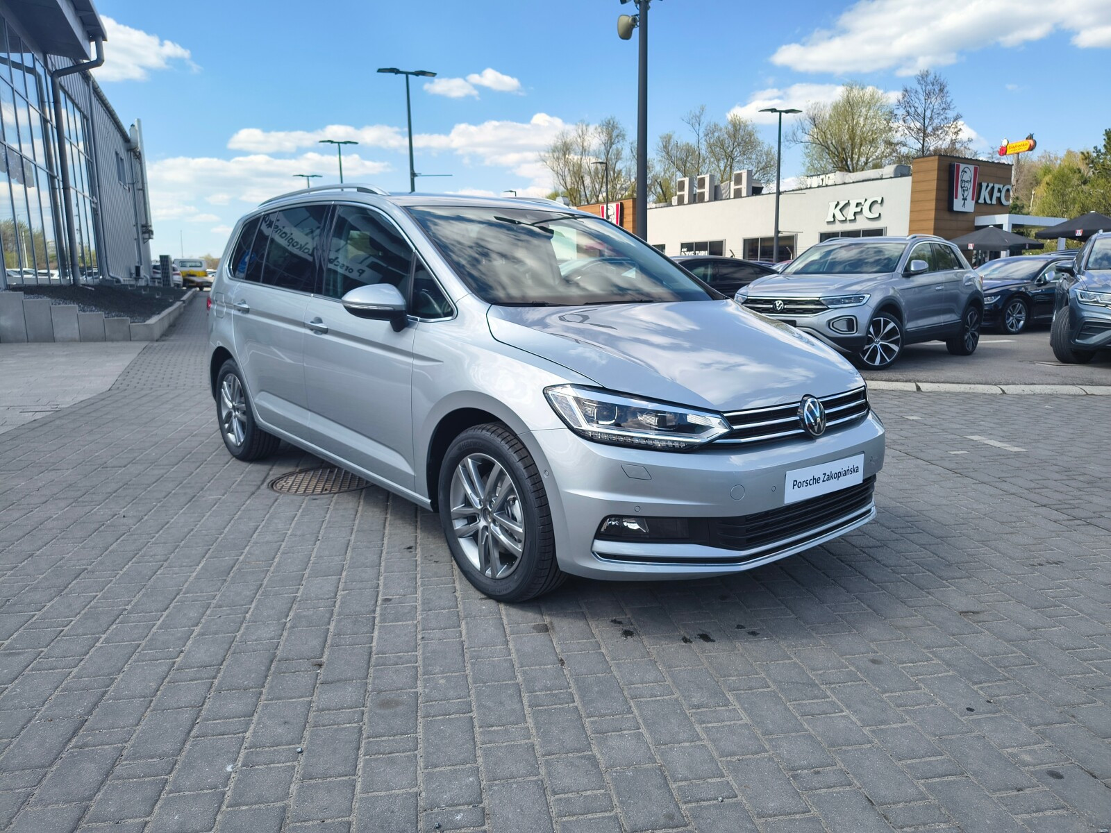 Touran Highline 1.5 TSI EVO 110 kW / 150 KM automatyczna, DSG 7