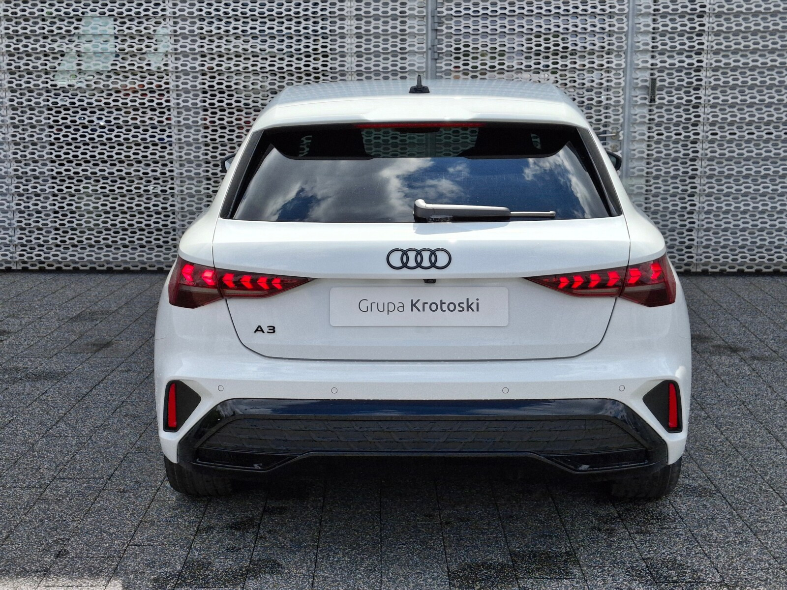 S line TFSI e 200 kW S tronic * Pakiet Technology *