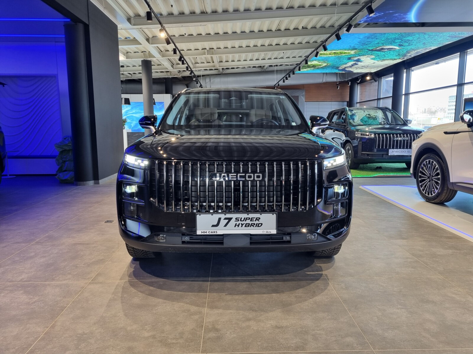 Super Hybrid w kolorze czarnym z brązową tapicerką