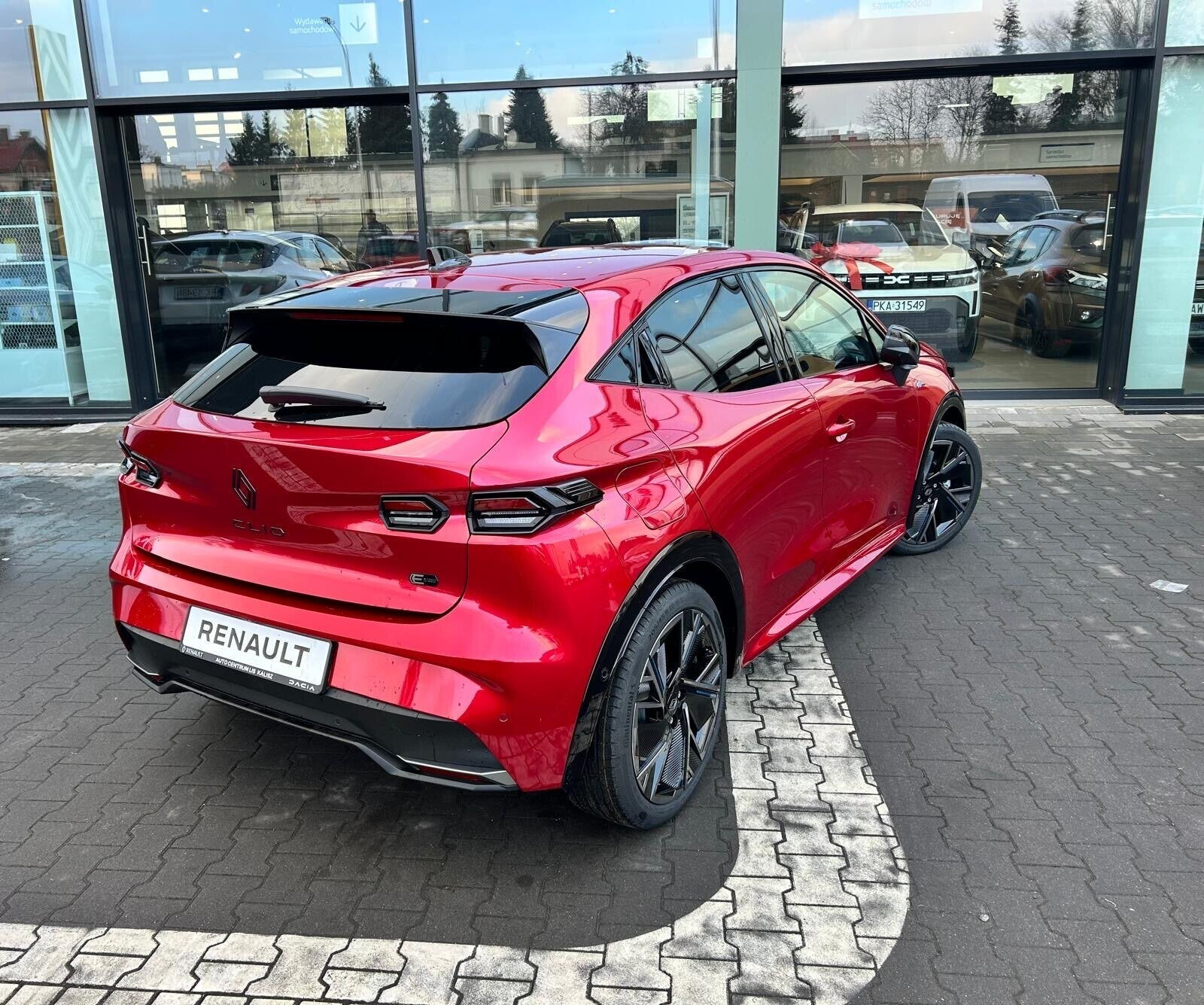nowe clio czderwone w automacie