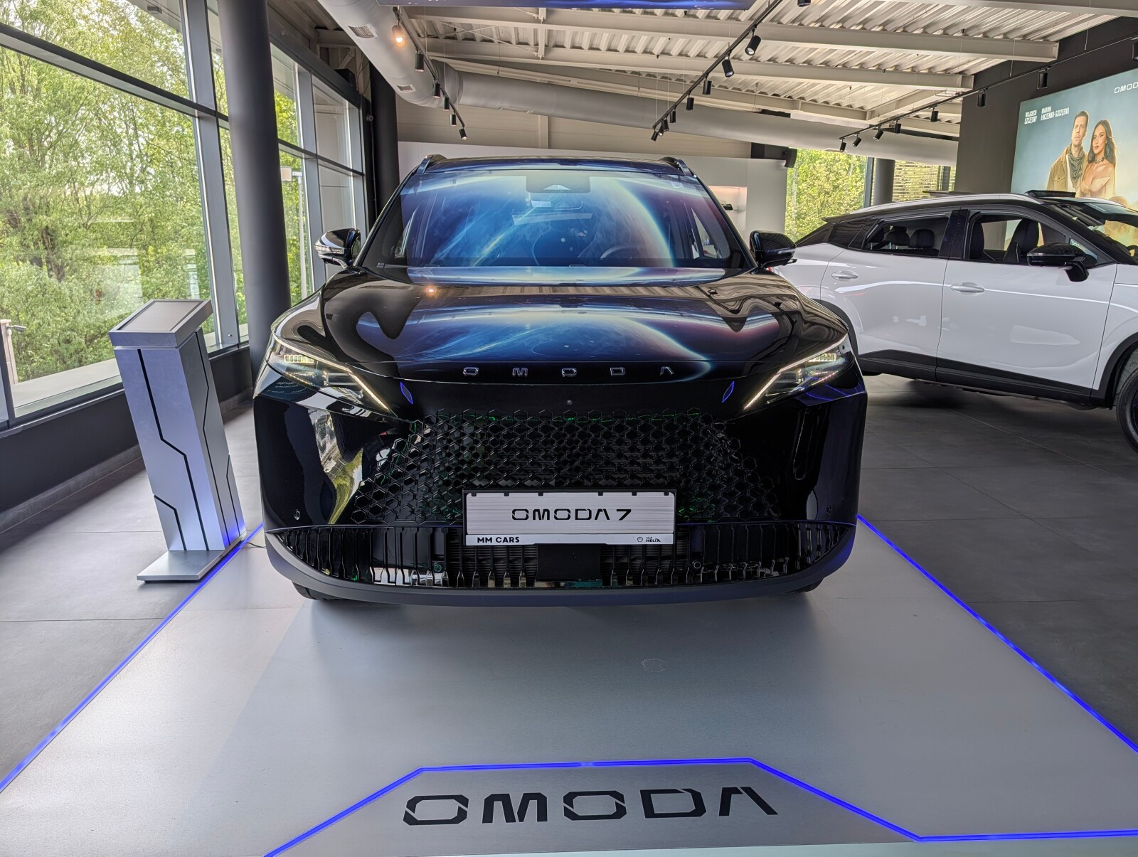 PHEV, Luxury, Carbon Black z ciemnym wnętrzem