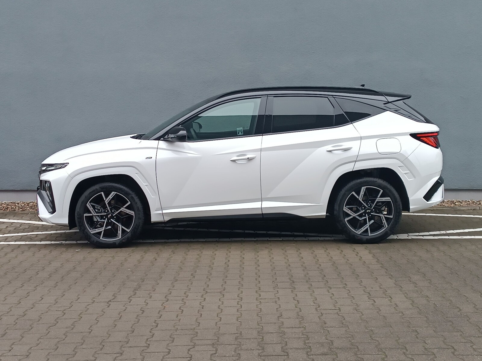 N-Line Design hybryda 239KM