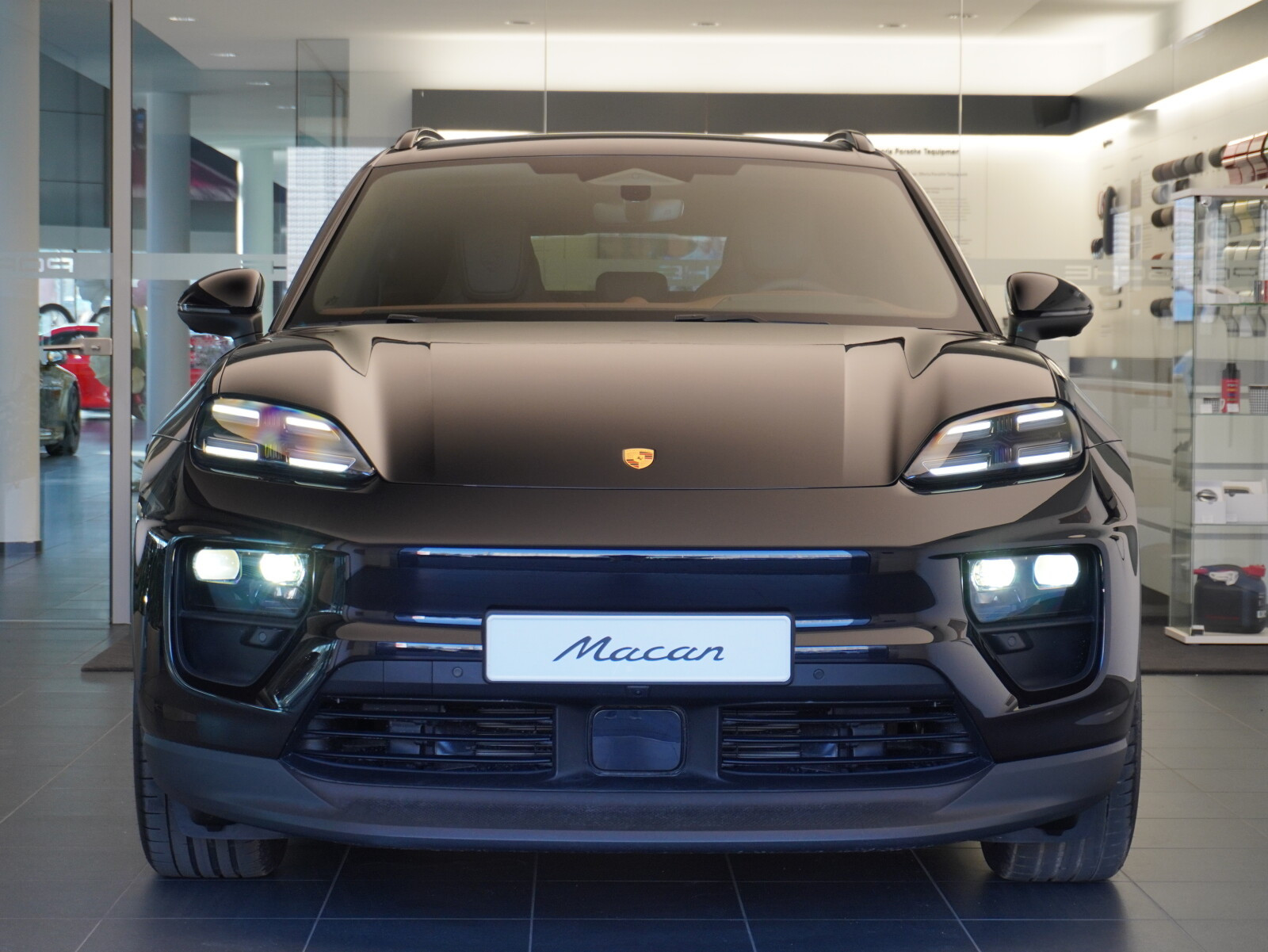 4S Elektryczny 100kWh 516KM Dostępny Od Ręki!