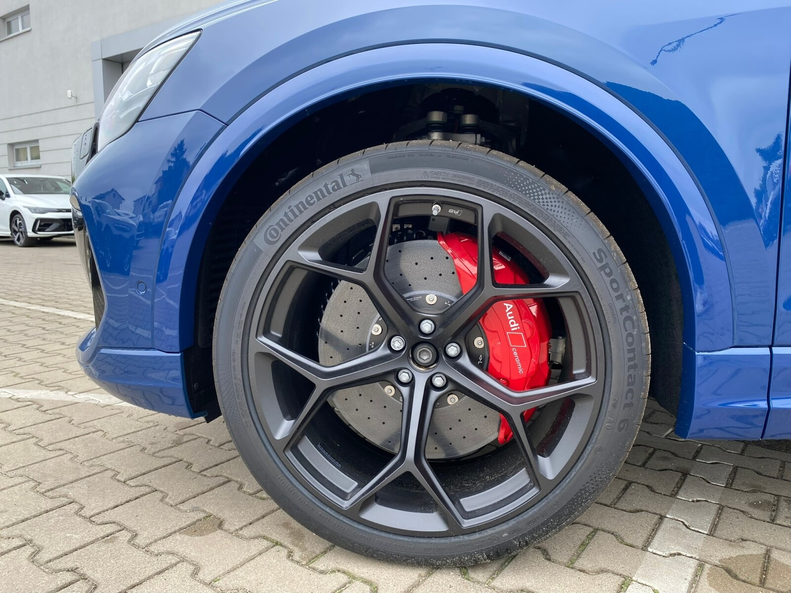 SUV Performance 471 kW tiptronic * Head Up * Hak