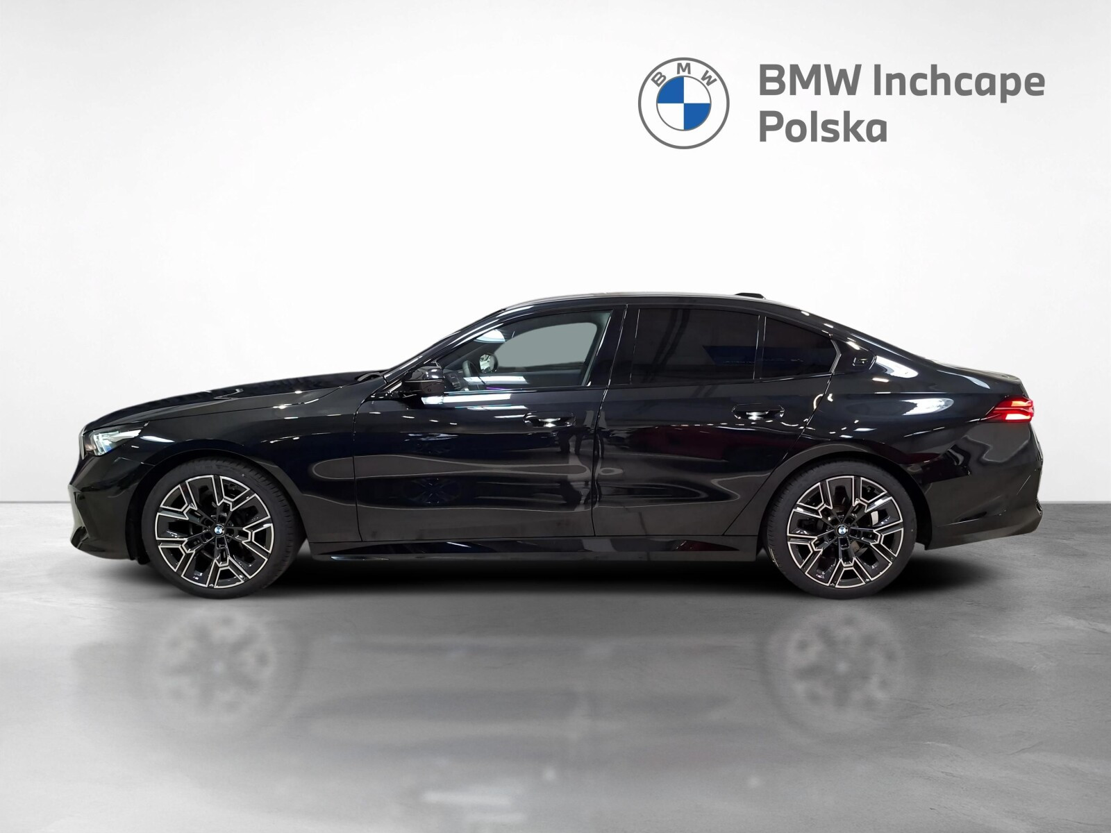 i Pakiet M sportowy l Podgrzewanie kierownicy l Driving Assistant Plus