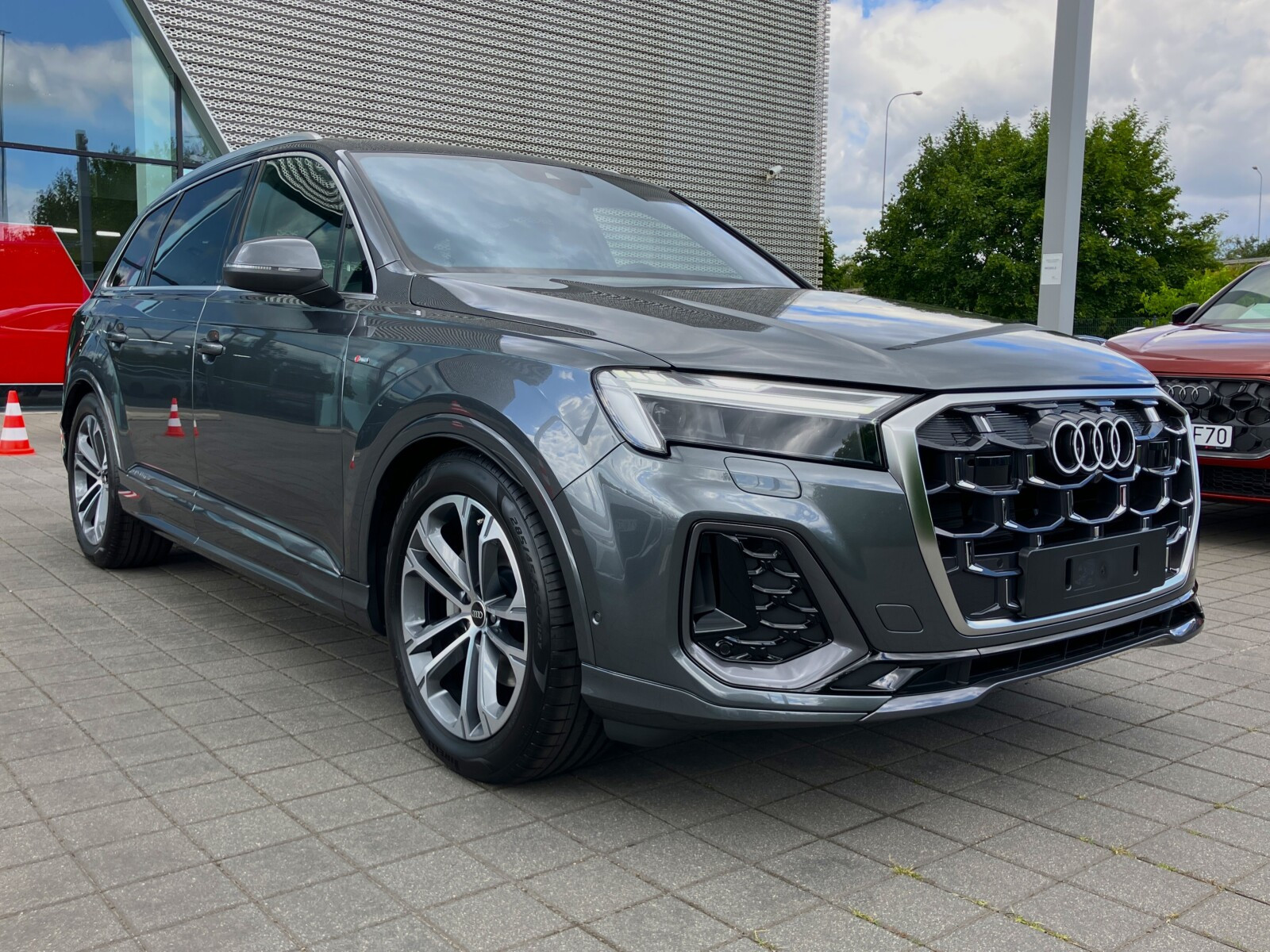 Salon Polska, Autoryzowane Audi Select Plus+