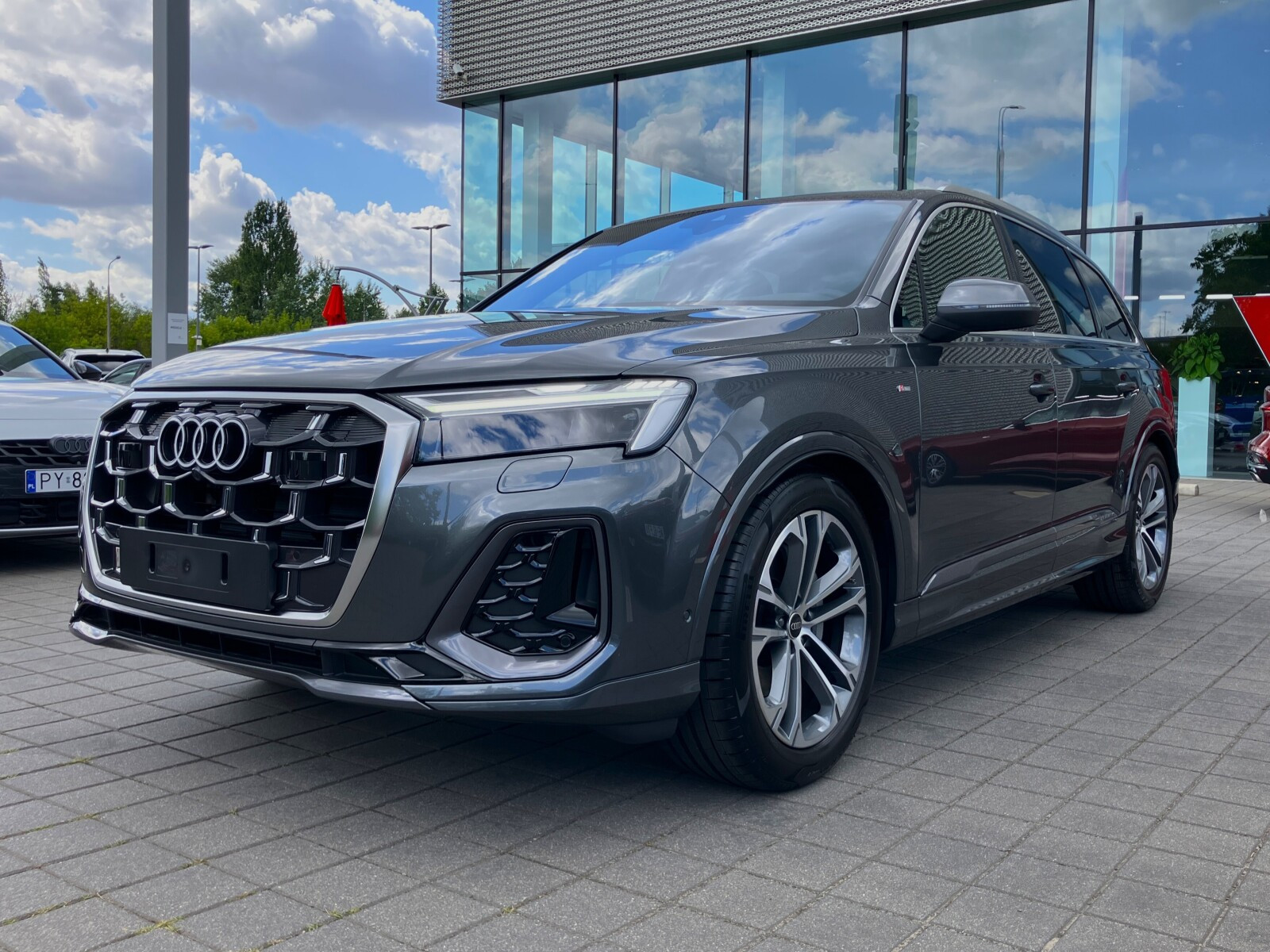 Salon Polska, Autoryzowane Audi Select Plus+